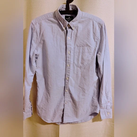 (4/$20) American Eagle Men's Blue Classic Fit Button Down Shirt, Size S - Picture 3 of 5